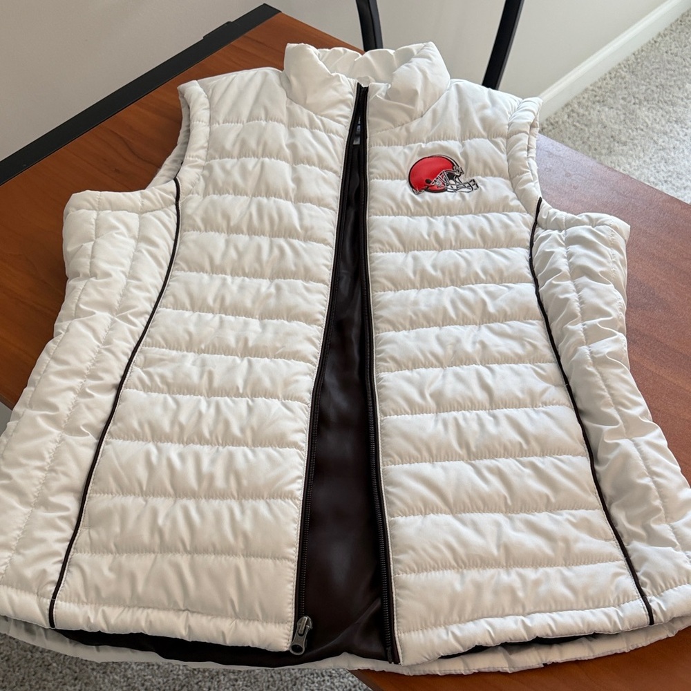Women's White Puffy Quilted Vest with Logo NFL Teams